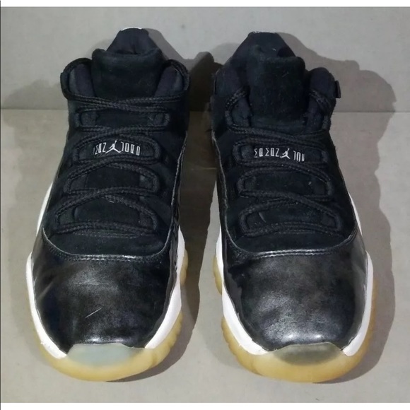 Jordan 11 - Picture 2 of 5